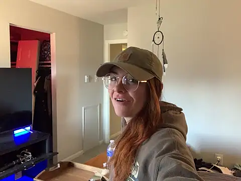 Snapshot of Intothewoodswego chatting on 01-12-26, 05:31 Intothewoodswego online show from 01-12-26, 05:31