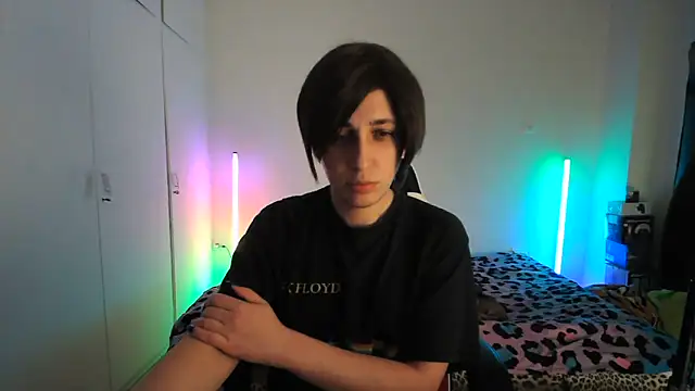 Snapshot of HoneyValentine chatting on 05-07-26, 08:01 HoneyValentine online show from 05-07-26, 08:01