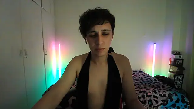 Snapshot of HoneyValentine chatting on 05-20-26, 06:49 HoneyValentine online show from 05-20-26, 06:49