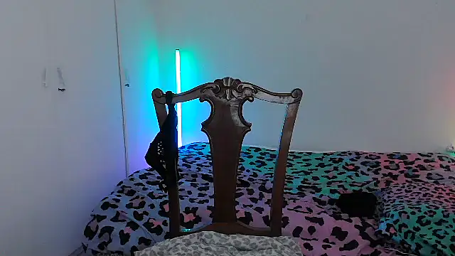 HoneyValentine online show from 02-22-26, 07:55