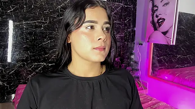 Snapshot of Skarleth_queen chatting on 05-19-26, 03:57 Skarleth queen online show from 05-19-26, 03:57