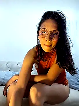 FrierenHot online show from 04-24-26, 06:32