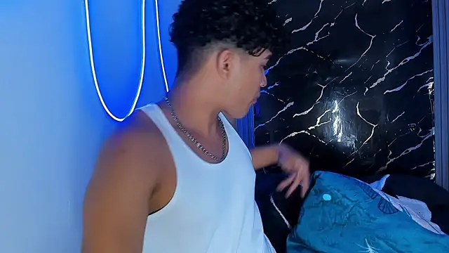 jamescurly00 online show from 01-11-26, 02:07