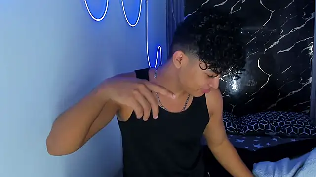 jamescurly00 online show from 01-08-26, 11:11