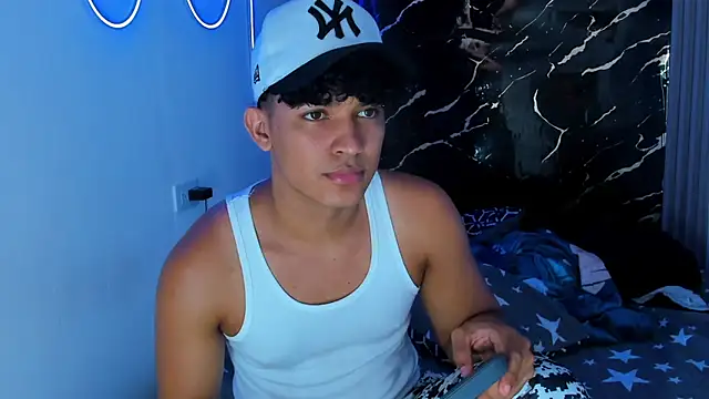 jamescurly00 online show from 01-06-26, 10:03