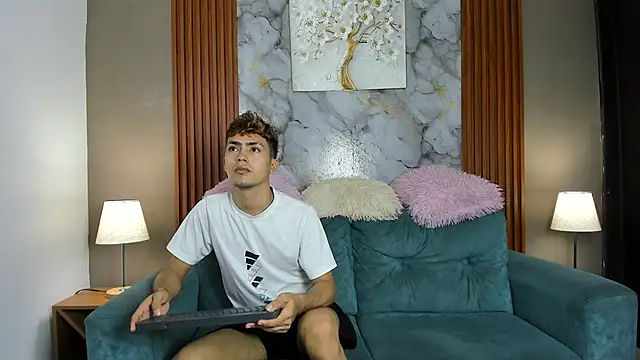 AVENGER BOYS2026 online show from 04-05-26, 07:15