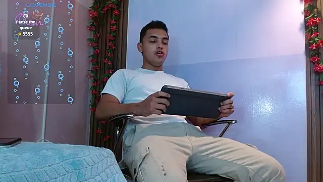 studentdeivy  online show from 02-11-26, 10:04