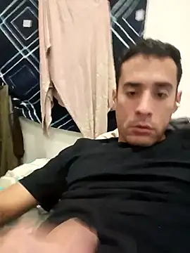 Snapshot of Vicentemfp44 chatting on 01-10-26, 03:24 Vicentemfp44 online show from 01-10-26, 03:24