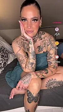 Snapshot of venustattoue chatting on 03-24-26, 09:48 venustattoue online show from 03-24-26, 09:48