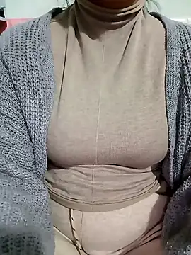 Tulip Giang online show from 01-13-26, 04:33