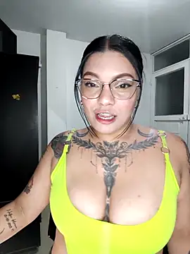 Snapshot of brenda_palacio chatting on 02-16-26, 02:21 brenda palacio online show from 02-16-26, 02:21