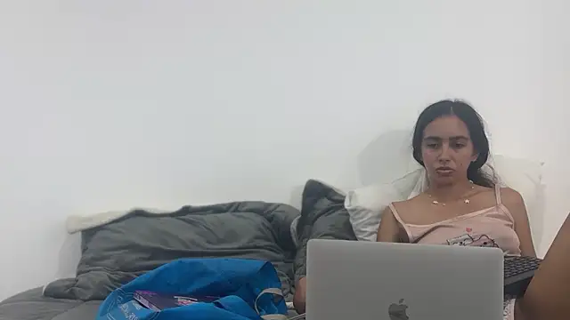 Sarah sumemers online show from 06-26-26, 08:14