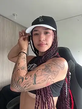 crystal dlun online show from 03-11-26, 07:41