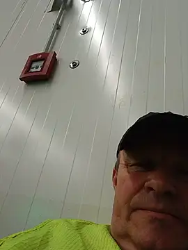 Snapshot of kanos71 chatting on 05-27-26, 10:44 kanos71 online show from 05-27-26, 10:44