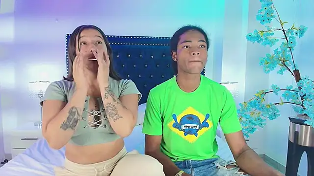 Snapshot of Cristal_and_luke chatting on 01-08-26, 03:34 Cristal and luke online show from 01-08-26, 03:34