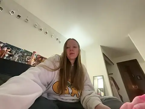 Snapshot of prettygirltracy_12 chatting on 02-01-26, 11:52 prettygirltracy 12 online show from 02-01-26, 11:52