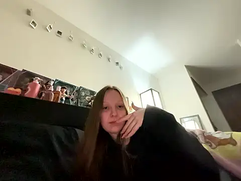 Snapshot of prettygirltracy_12 chatting on 01-08-26, 07:47 prettygirltracy 12 online show from 01-08-26, 07:47