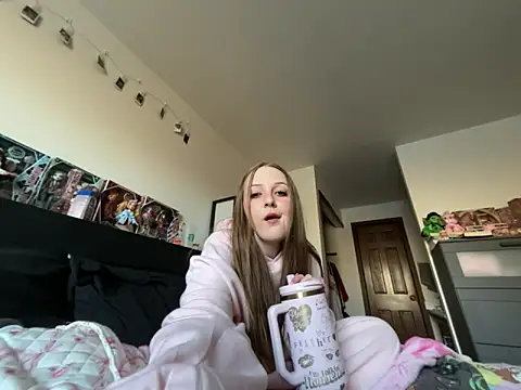 Snapshot of prettygirltracy_12 chatting on 01-31-26, 10:08 prettygirltracy 12 online show from 01-31-26, 10:08