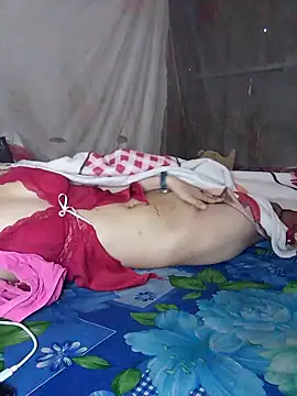 Snapshot of -Nicole-e chatting on 01-08-26, 01:44 -Nicole-e online show from 01-08-26, 01:44