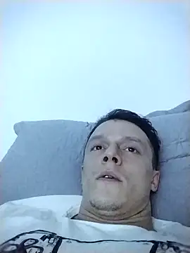 RAFAELQUINTEROSCAVALHEI online show from 04-05-26, 08:59