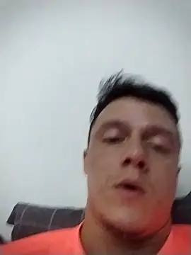 RAFAELQUINTEROSCAVALHEI online show from 01-06-26, 08:51