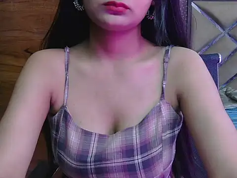 Snapshot of sweet_riyaaa chatting on 06-20-26, 04:28 sweet riyaaa online show from 06-20-26, 04:28