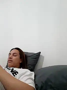 ofjuliaa online show from 03-17-26, 10:07