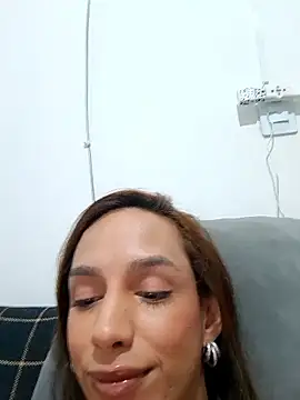 ofjuliaa online show from 01-14-26, 09:18