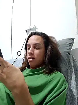 Snapshot of ofjuliaa chatting on 05-16-26, 08:35 ofjuliaa online show from 05-16-26, 08:35