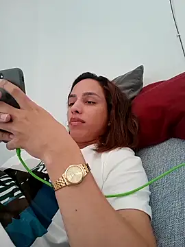 ofjuliaa online show from 04-13-26, 06:56