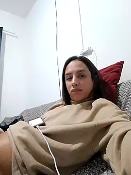 Snapshot of ofjuliaa chatting on 05-24-26, 03:50 ofjuliaa online show from 05-24-26, 03:50