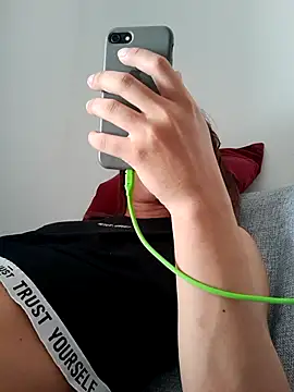 ofjuliaa online show from 04-14-26, 07:30