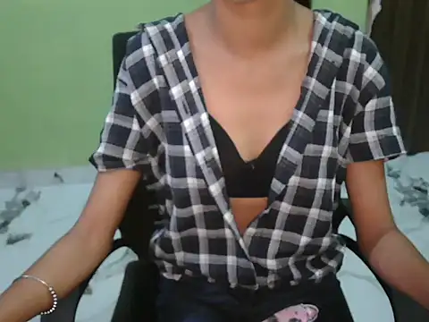 Snapshot of babycharu chatting on 05-08-26, 03:54 babycharu online show from 05-08-26, 03:54
