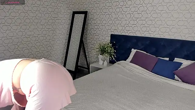 desiree doll online show from 02-12-26, 01:05