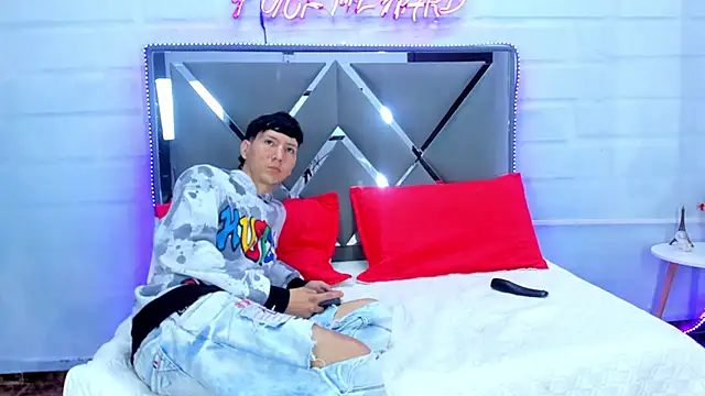 BunnyLove  online show from 03-11-26, 12:15