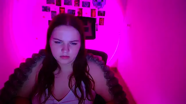 Kitty Mia Kitty online show from 02-15-26, 07:51