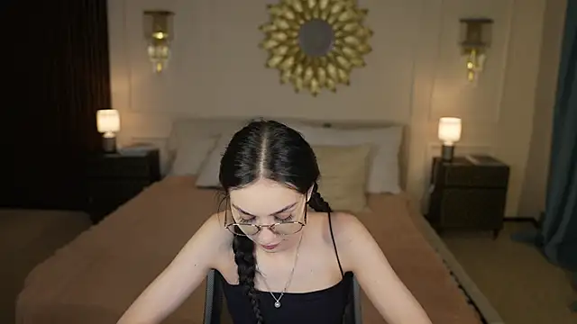 Snapshot of Mila_Rose054 chatting on 05-20-26, 10:40 Mila Rose054 online show from 05-20-26, 10:40