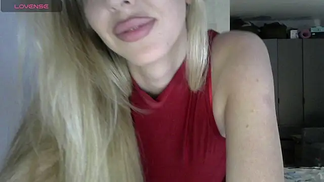 Snapshot of LizaSweetyq chatting on 04-28-26, 12:09 LizaSweetyq online show from 04-28-26, 12:09