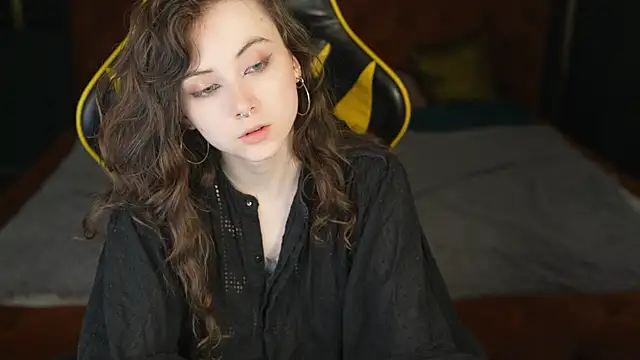 Snapshot of Orly_flame chatting on 05-25-26, 06:39 Orly flame online show from 05-25-26, 06:39