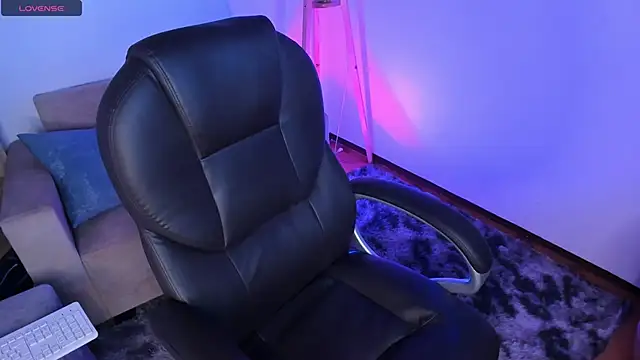 Curly Gold online show from 01-07-26, 03:50