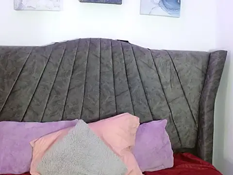 Angel adrien online show from 02-05-26, 01:18