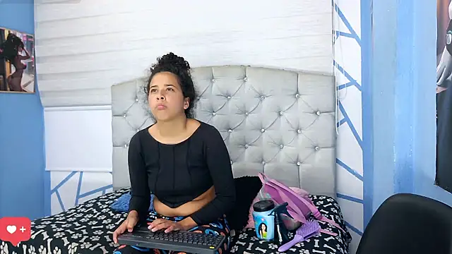 Snapshot of eimy_hot19 chatting on 01-11-26, 02:02 eimy hot19 online show from 01-11-26, 02:02