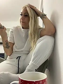 AlmaRusell online show from 01-13-26, 07:34