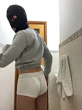 Snapshot of petiteyanel chatting on 02-26-26, 11:38 petiteyanel online show from 02-26-26, 11:38