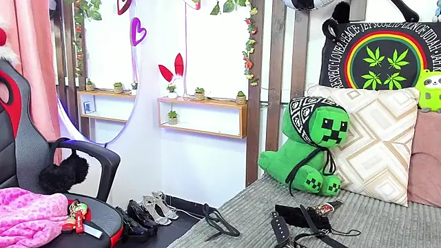 MeowMota  online show from 07-18-26, 06:38