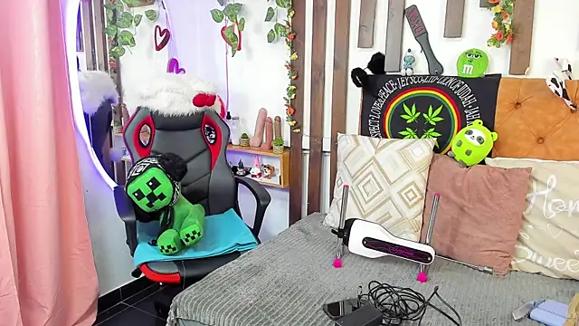 MeowMota  online show from 07-26-26, 04:25