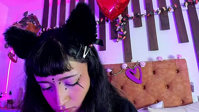 MeowMota  online show from 02-18-26, 06:04