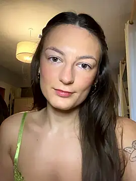 Snapshot of MiaLovesxx chatting on 01-09-26, 11:06 MiaLovesxx online show from 01-09-26, 11:06