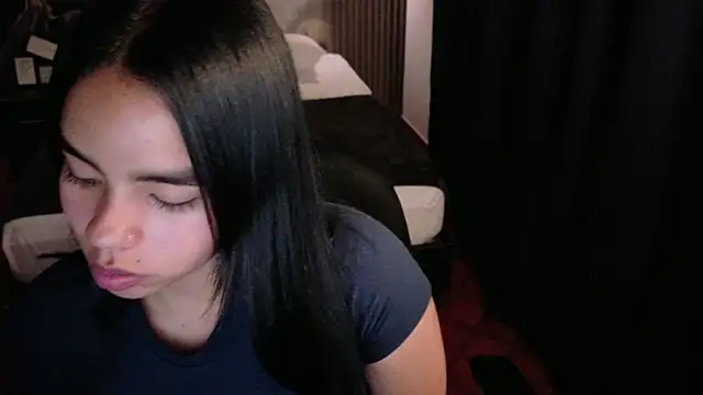 SofiaMante  online show from 04-18-26, 12:46