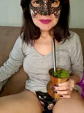 larizinha2026 online show from 07-28-26, 05:45